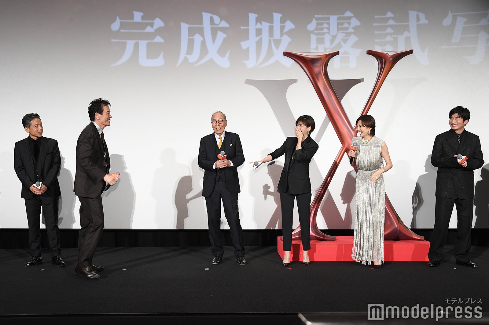 遠藤憲一の小ボケに「民王R」で疲れているとツッコむ米倉涼子ら（C）モデルプレス