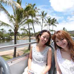 青い海に心地良い風を感じてハワイを満喫する女子旅つくるガールたち