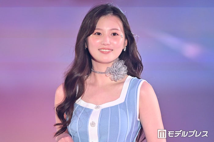 三原羽衣、スタイル際立つタイトワンピ姿【GirlsAward 2024 S／S】