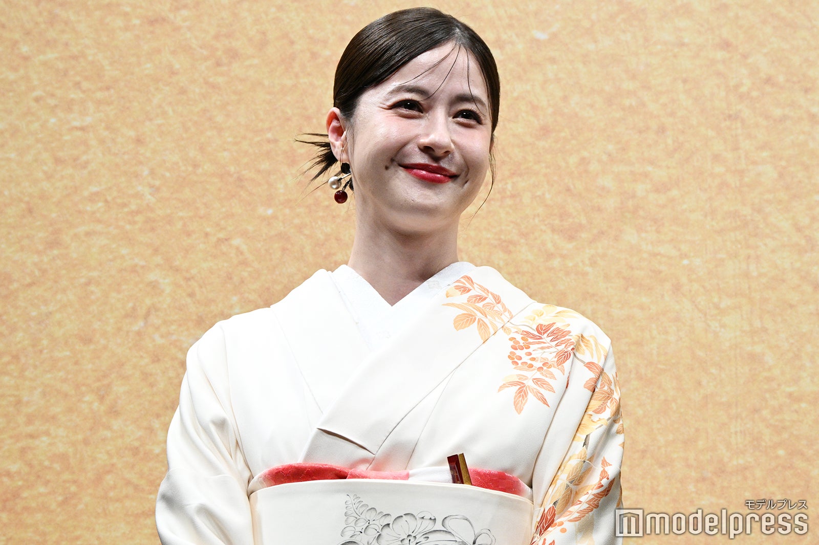 和装姿の松本若菜（C）モデルプレス