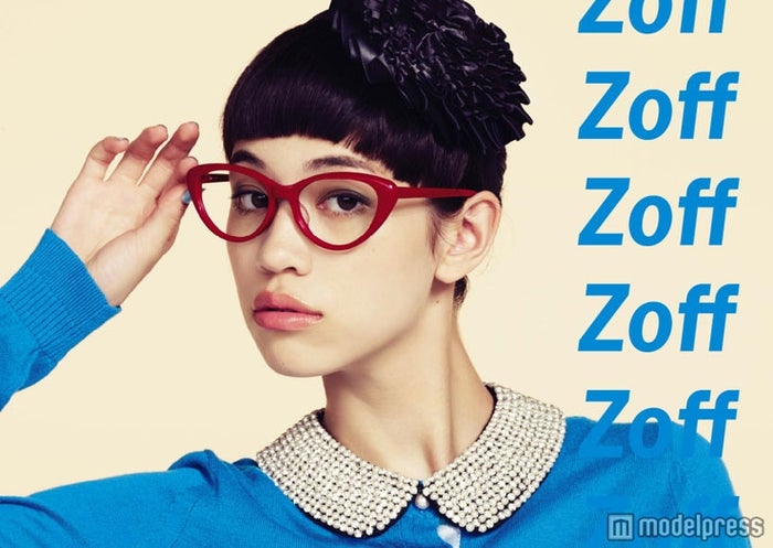 水原希子 Zoff コラボでおしゃれなメガネをデザイン モデルプレス