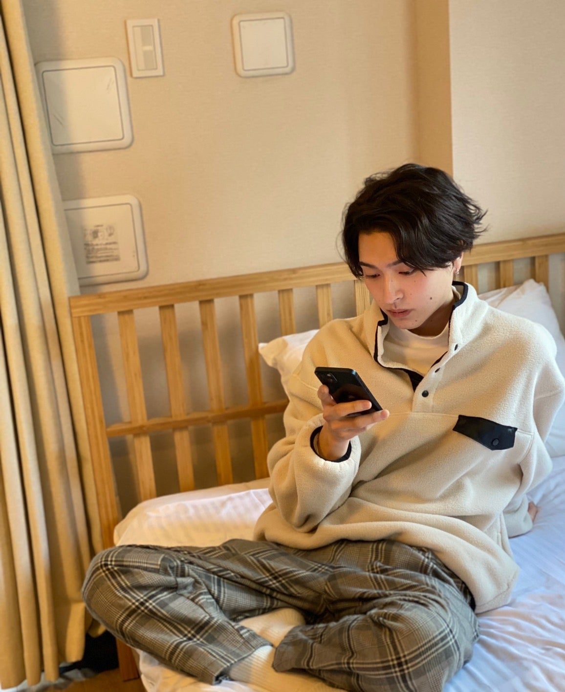 新納直／「あざとくて何が悪いの？」より（提供写真）