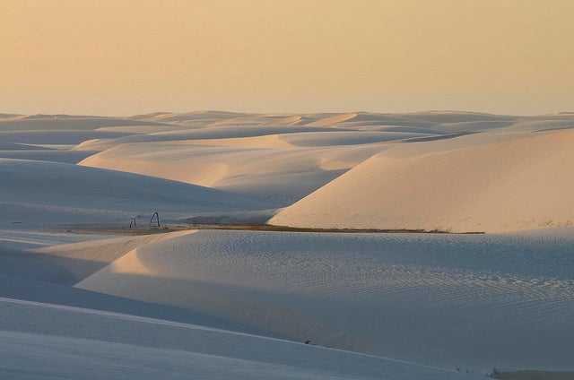 やわらかな色合いに染まる砂丘／photo by deltafrut