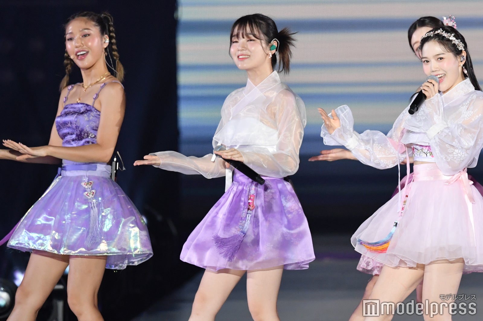 OH MY GIRL（C）モデルプレス