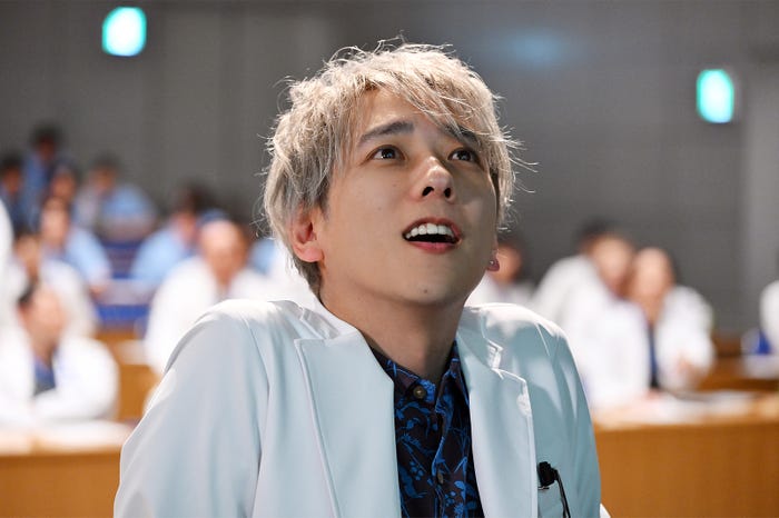 二宮和也「ブラックペアン シーズン2」第2話より(C)TBS