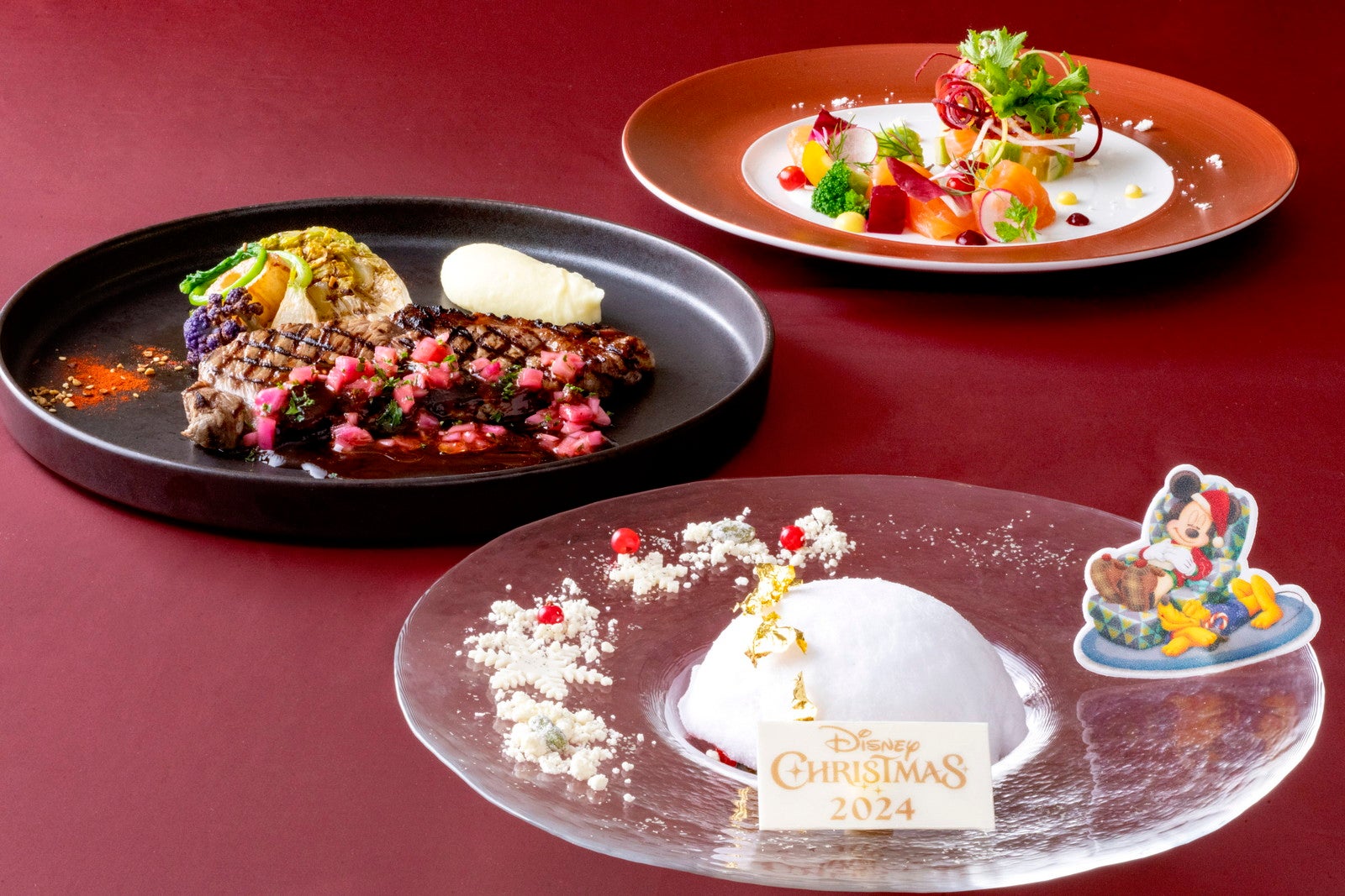 ディズニーアンバサダーホテル「エンパイア・グリル」“ディズニー・クリスマス”エンパイア・グリル・ディナー13,300円（11月8日～12月12日）（C）Disney
