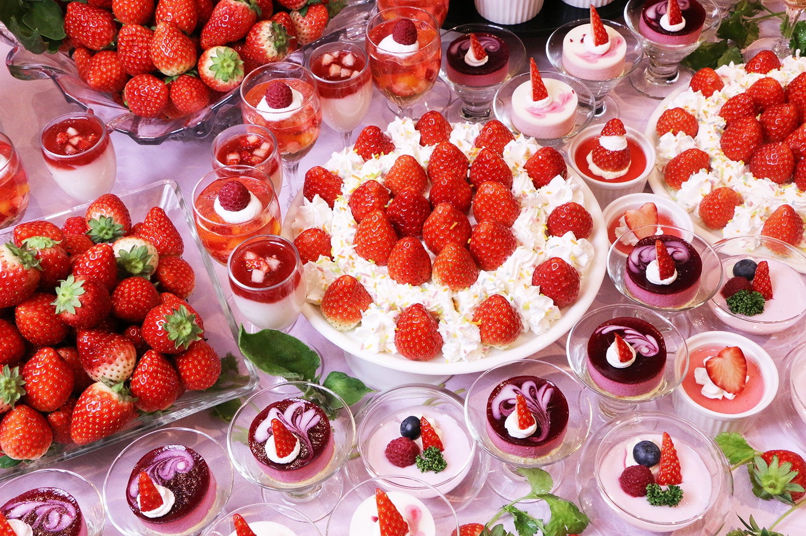 いちごフェアイメージ／画像提供：あさやホテル