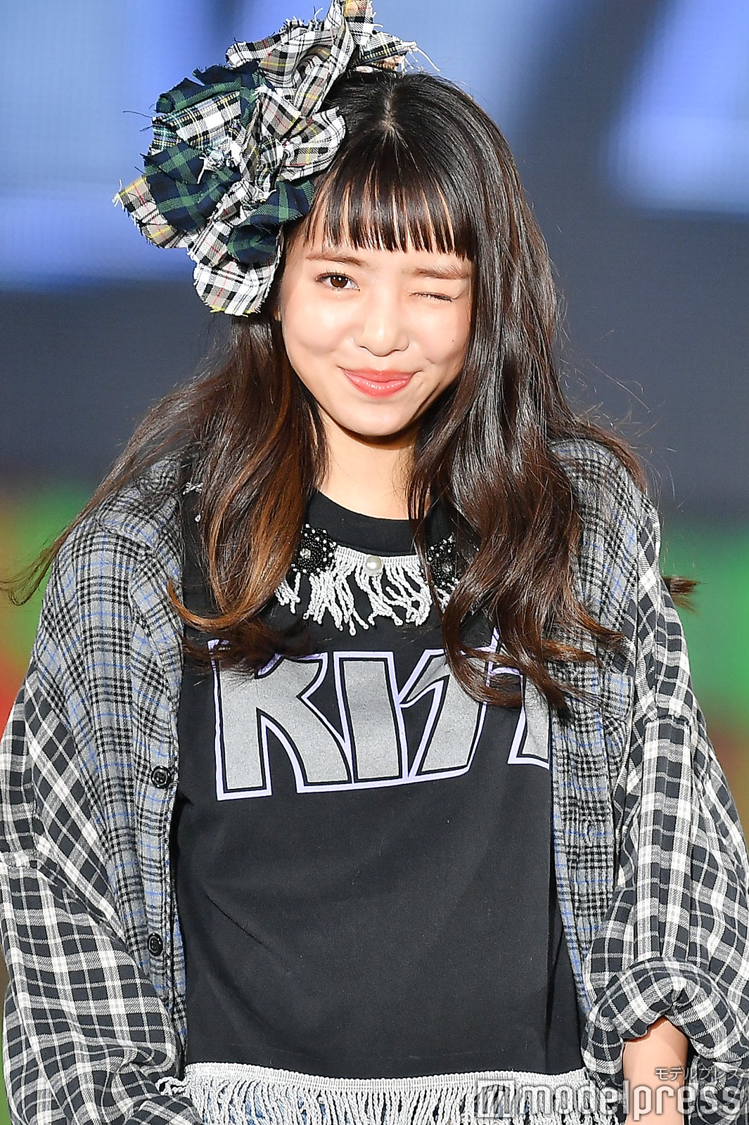“ティーンのカリスマ”横田真悠、可愛すぎるウィンク ファンサービスたっぷりランウェイに歓声＜関コレ2018A／W＞