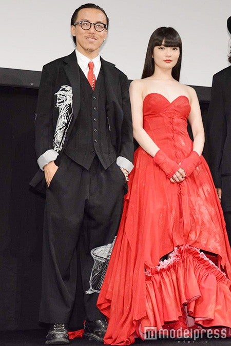 レスリー・キー氏、秋元梢（C）モデルプレス