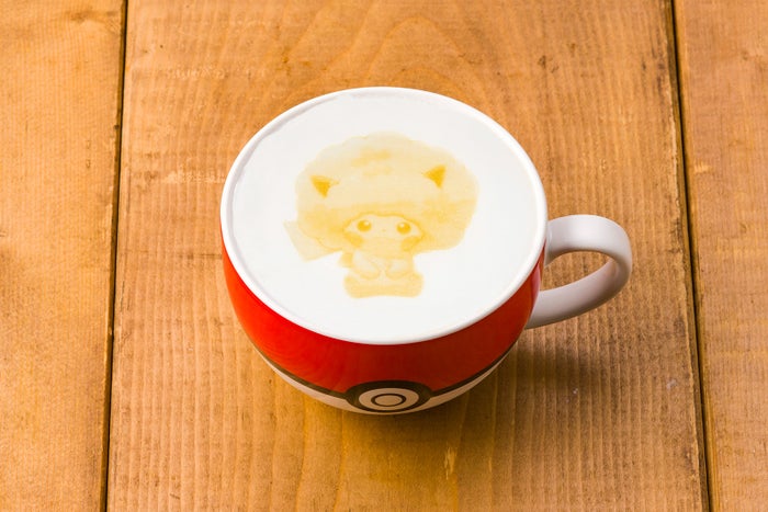 選べるポケモンラテ「桜アフロのピカチュウ」756円(税込)/画像提供:株式会社エスエルディー