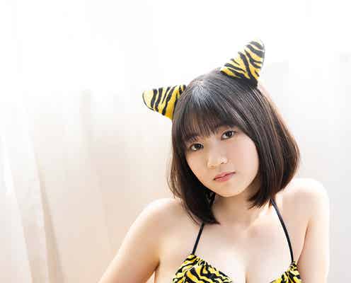 「ミスマガジン2022」咲田ゆな、美谷間くっきりトラ柄ビキニ姿に釘付け