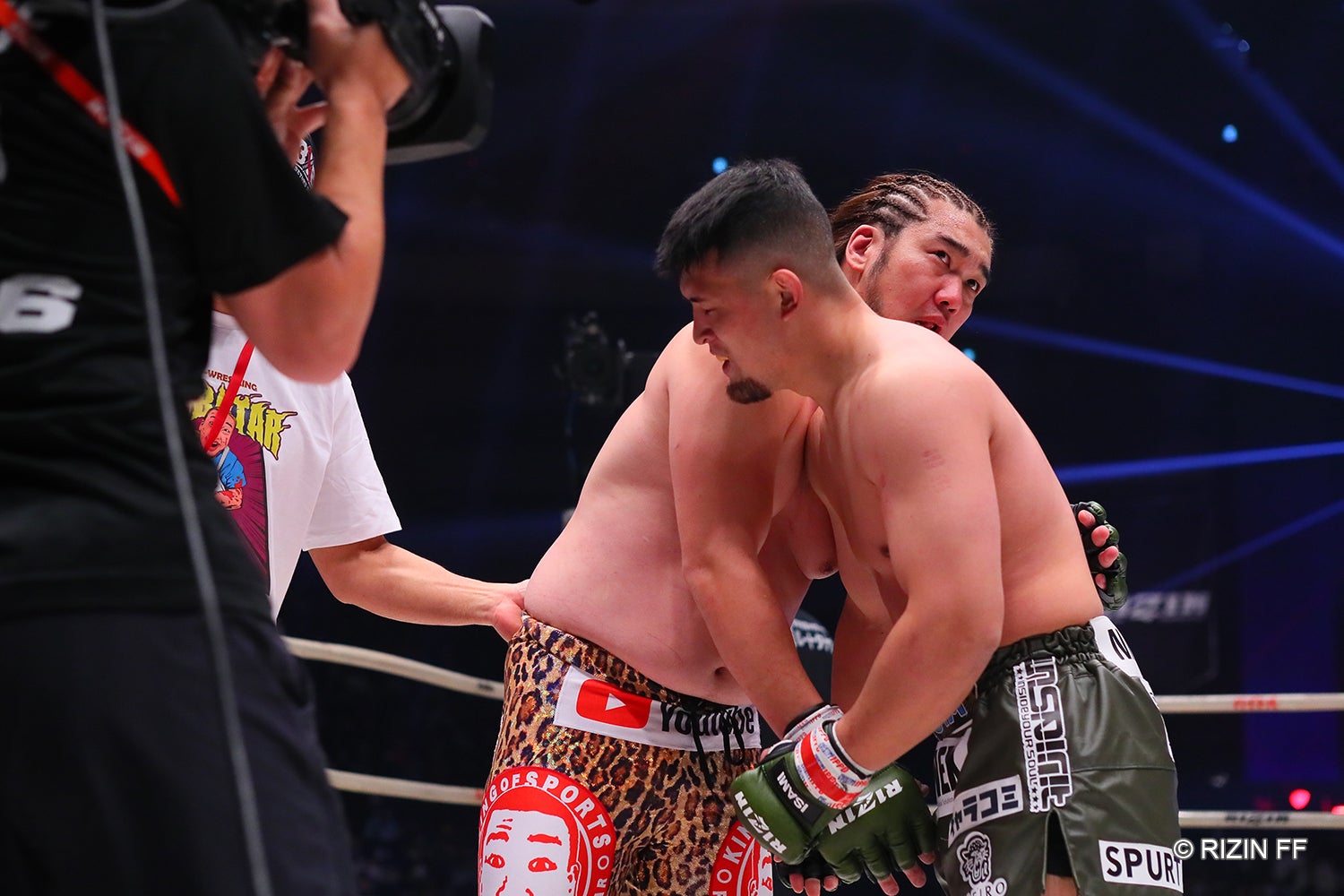 シバターVSHIROYA（C）RIZIN FF