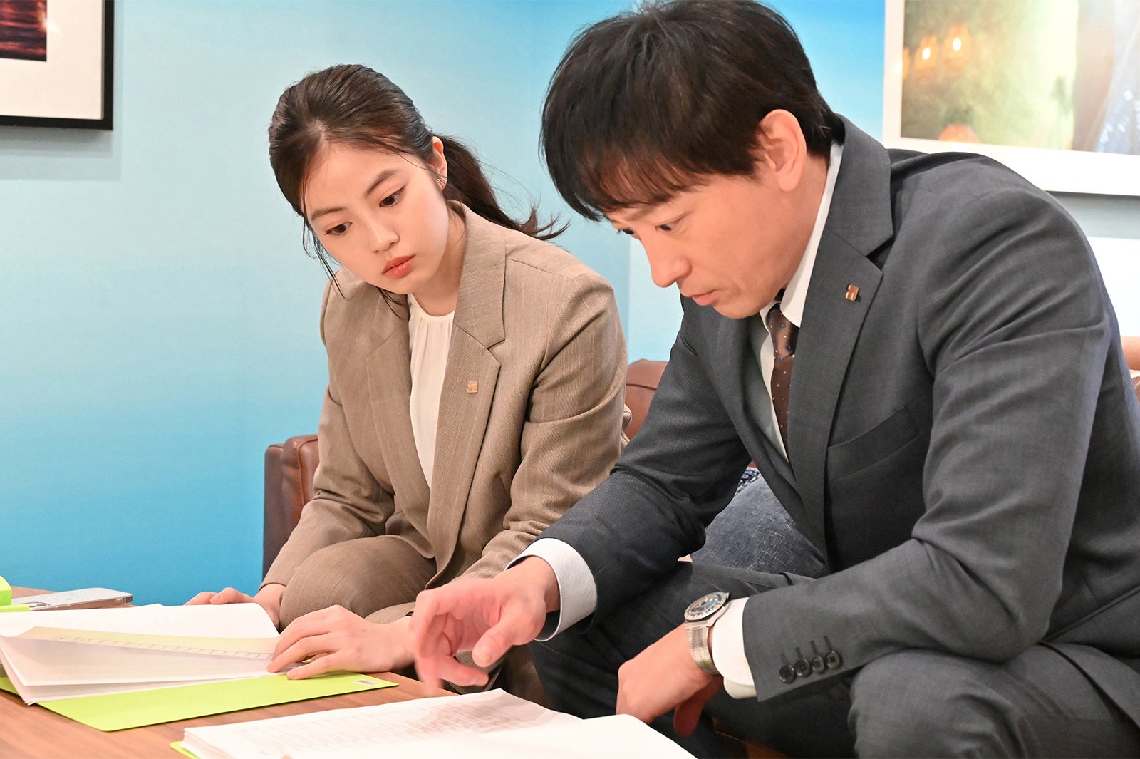 今田美桜、山本耕史「花咲舞が黙ってない」第1話より（C）日本テレビ