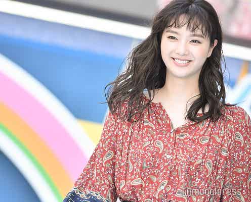 新川優愛、結婚発表後、初の公の場 笑顔でランウェイ