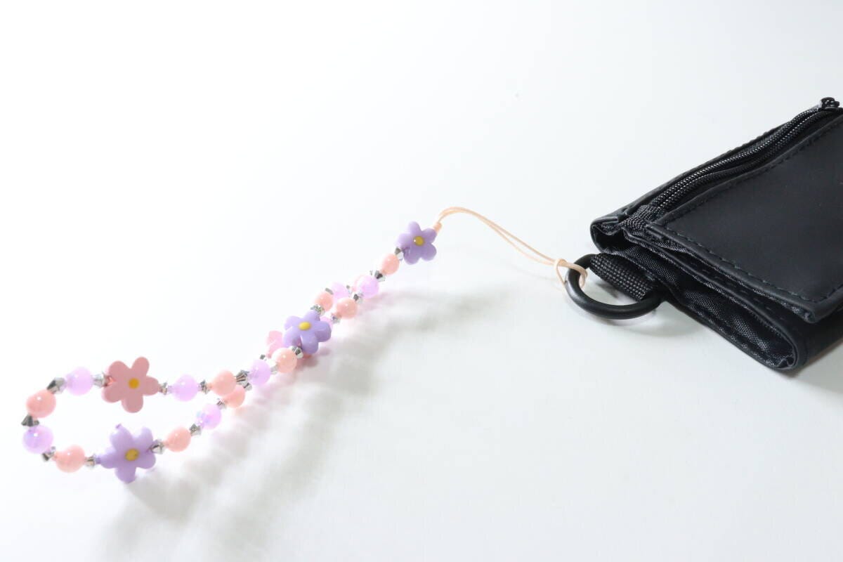 ダイソー 三つ折り財布 ダイソーの三つ折り財布にキーホルダーを付ける