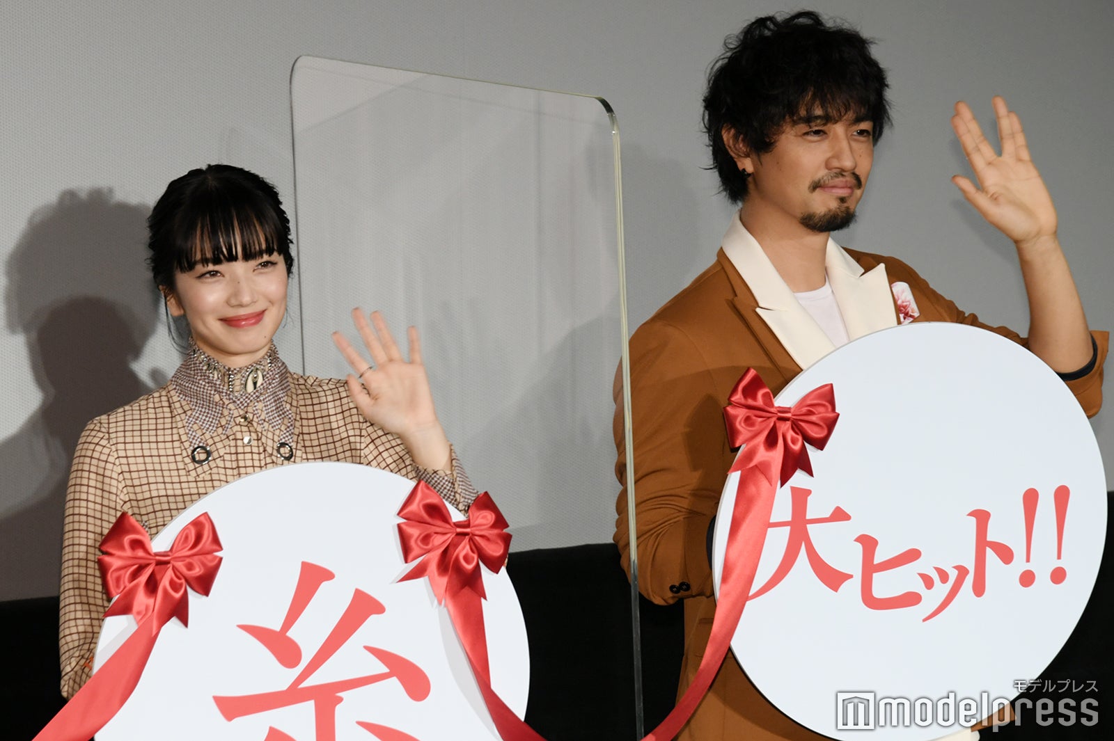 小松菜奈、斎藤工（C）モデルプレス