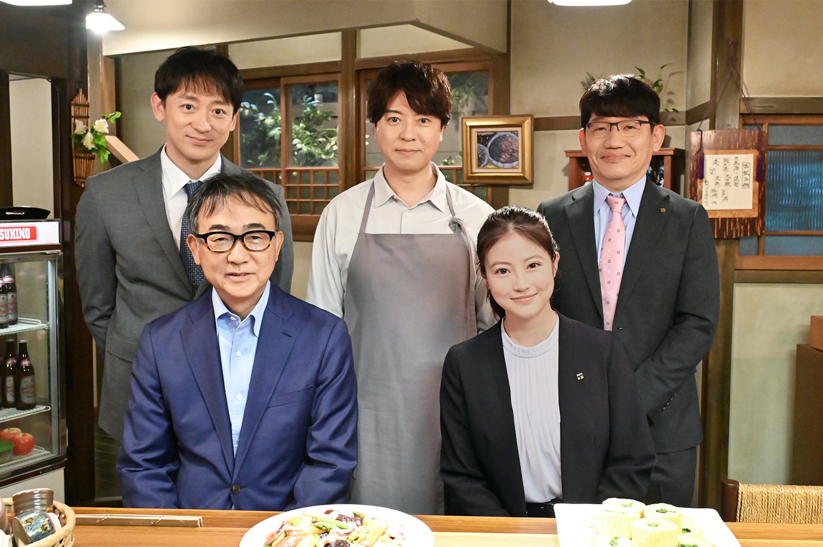 （上段左から）山本耕史、上川隆也、飯尾和樹（下段左から）池井戸潤、今田美桜「花咲舞が黙ってない」最終話より（C）日本テレビ
