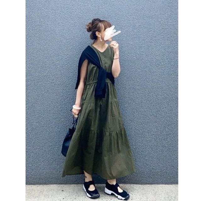 身も心もゆったり過ごせる 夏のアースカラーコーデ6選 モデルプレス