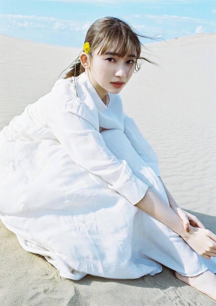 佐藤詩織/写真集イメージカット(C)小学館・週刊ビッグコミックスピリッツ