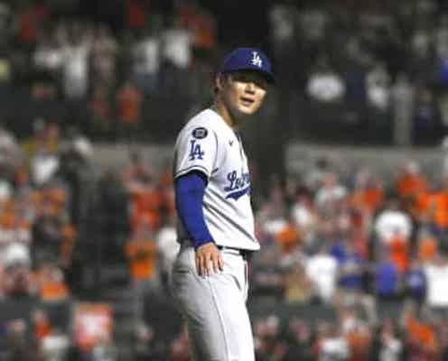 山本由伸 初回無死一、三塁の大ピンチをしのぐ 三振のゲレーロJr.は絶叫 敵地は一転静まりかえる