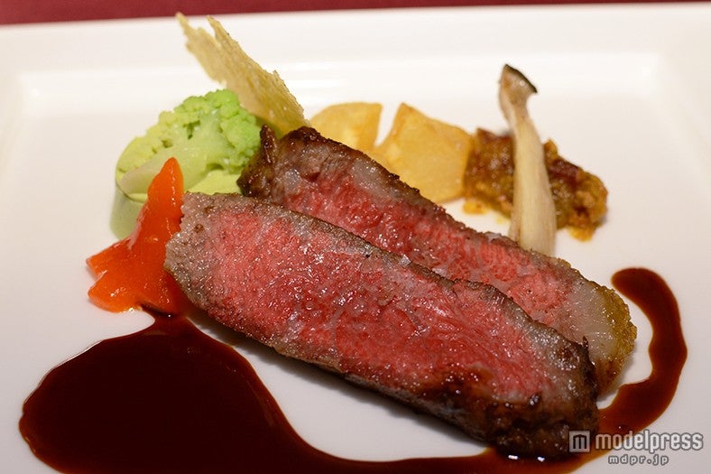 黒毛和牛のロースト､ヴァンルージュソース