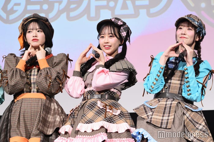 鎮西寿々歌、松本かれん、真中まな(C)モデルプレス