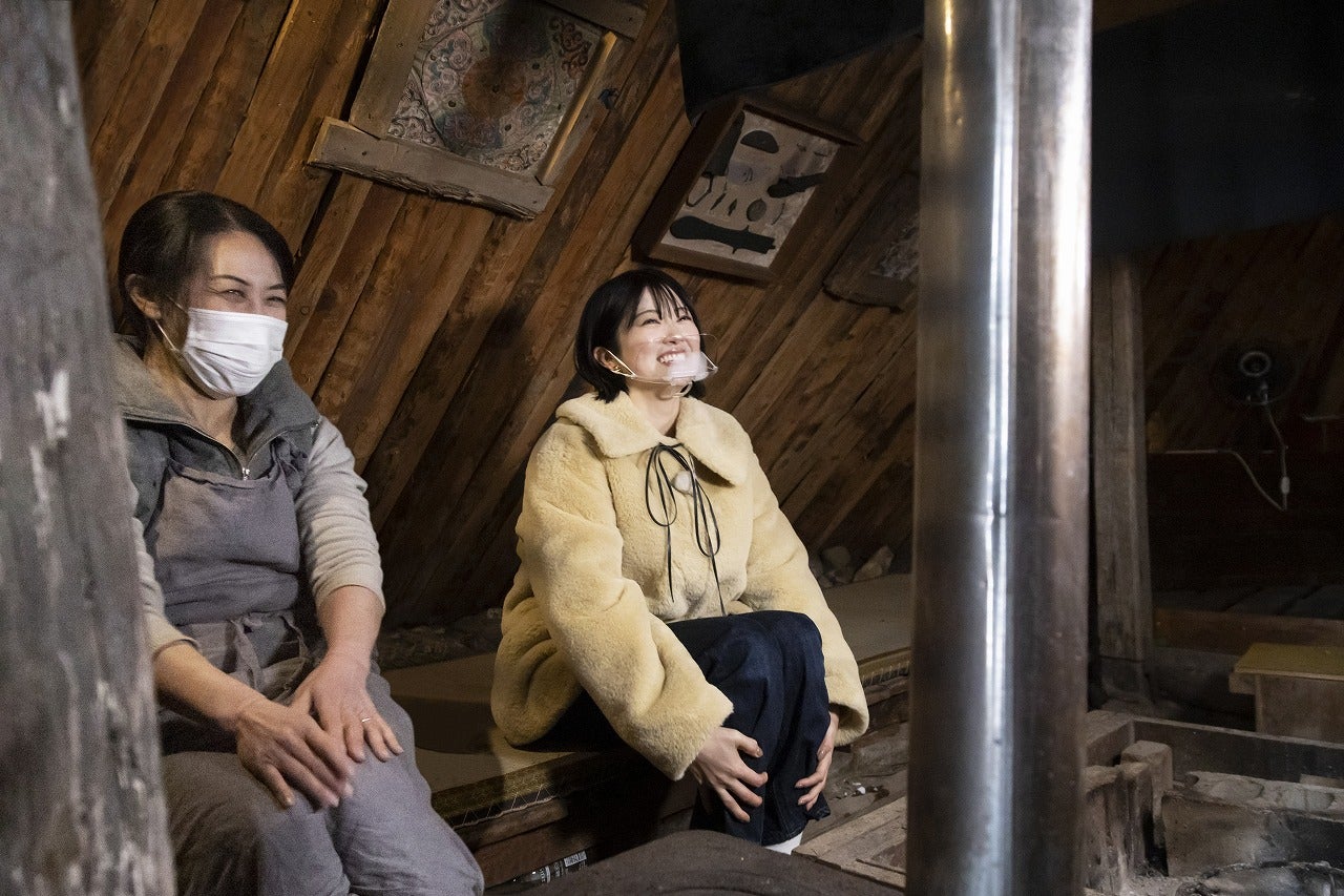 （右）樋口日奈（C）HBC