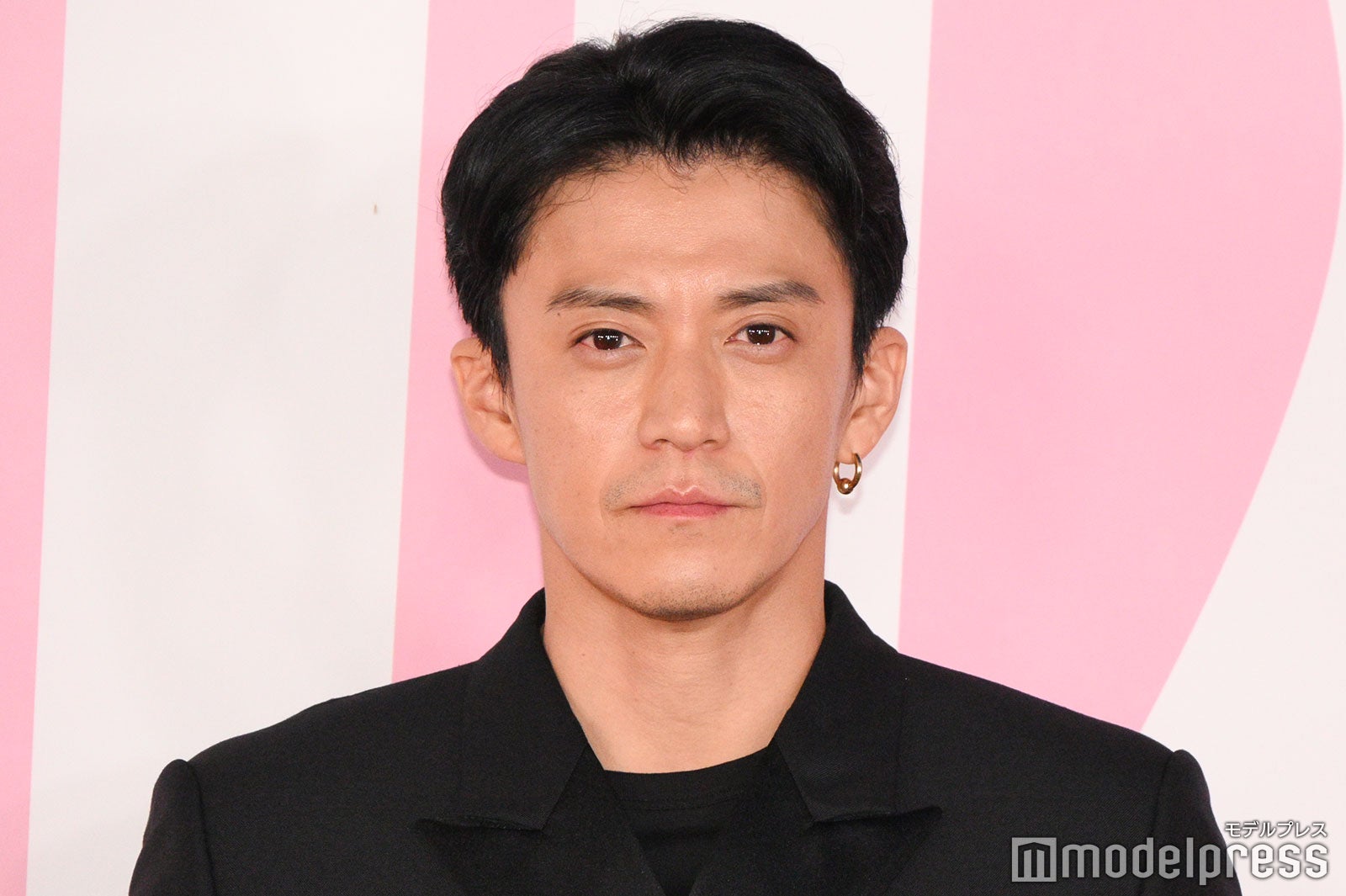 小栗旬（C）モデルプレス