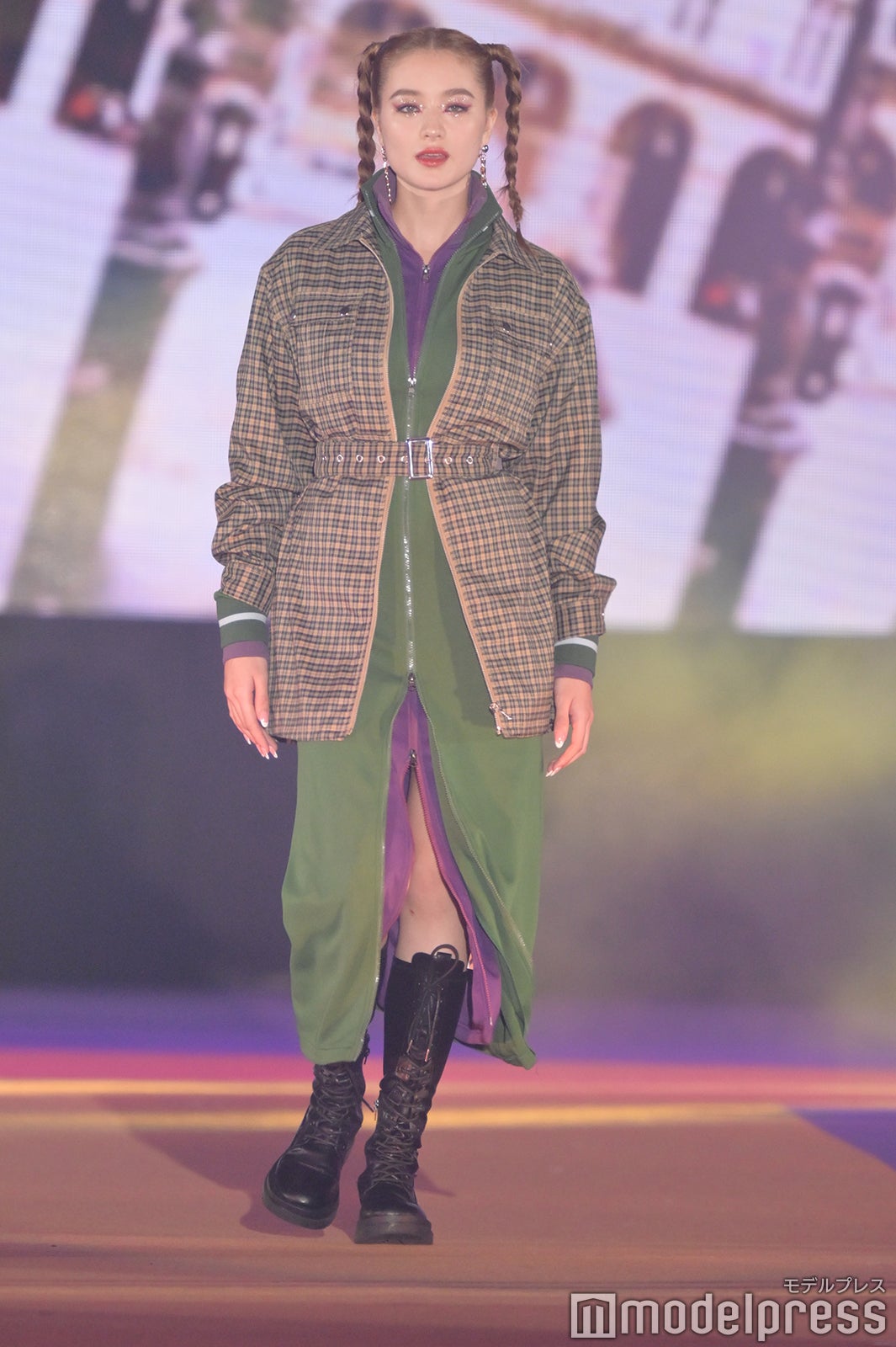 （C）モデルプレス