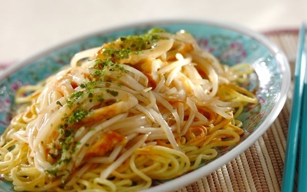 何度も作りたくなる節約レシピ、モヤシとちくわのあんかけ焼きそば