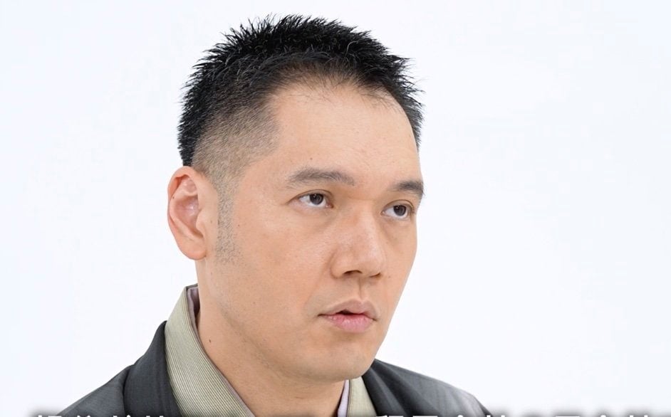 神田伯山「親父が死んじゃった。その喪失感は子どもを能面みたいな顔にさせる」「母親が唾を飲み込む音が…」父親との別れを振り返る