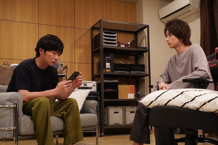 田中圭、横浜流星 (C)日本テレビ