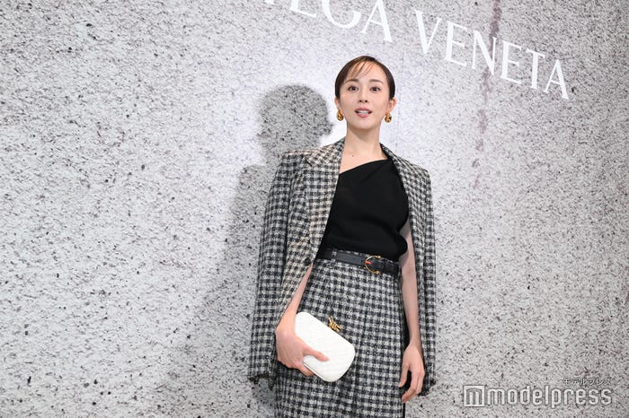 比嘉愛未(C)モデルプレス