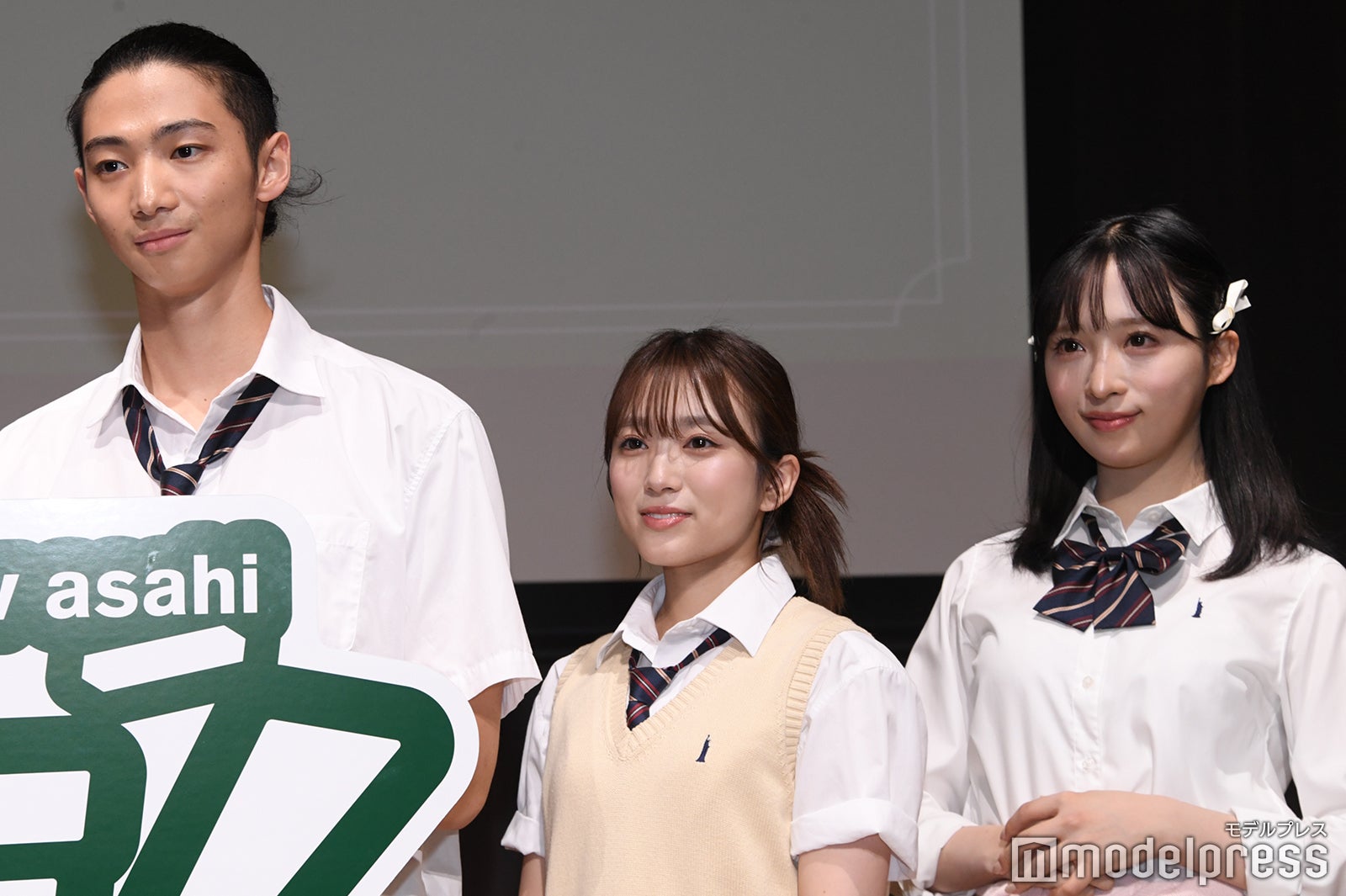 矢吹奈子、小栗有以（C）モデルプレス