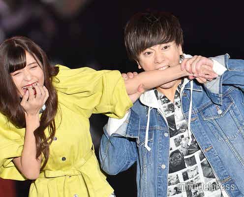美男美女YouTuberコンビ・ヴァンゆん、“腕噛み”仲良し2ショットランウェイに観客興奮<GirlsAward 2019 A/W>