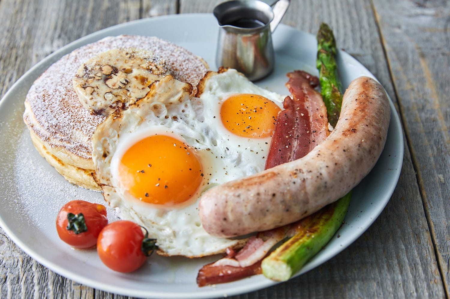 「フリッパーズ」ブランチカフェにリニューアル、食事系パンケーキプレートなどメニュー拡充