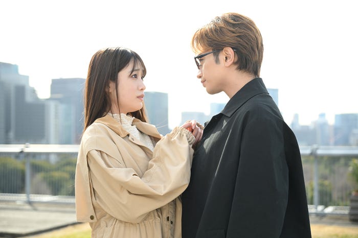 高橋ひかる、中島健人「リビングの松永さん」最終話より(C)カンテレ