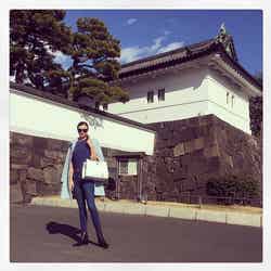 ミランダ・カー、来日 皇居前で記念撮影／Miranda kerr Instagramより【モデルプレス】
