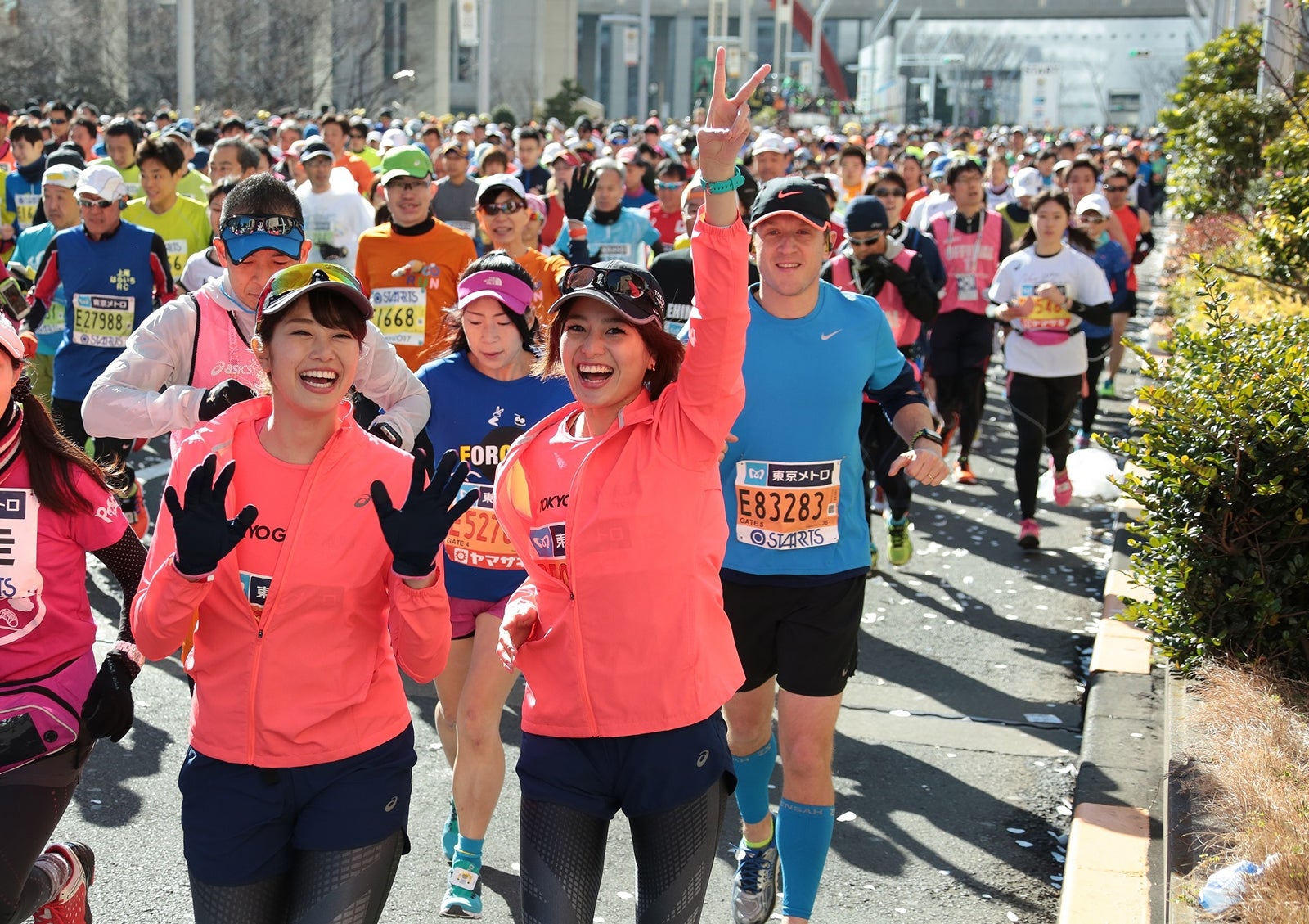 稲村亜美、寺本愛美（C）東京マラソン財団