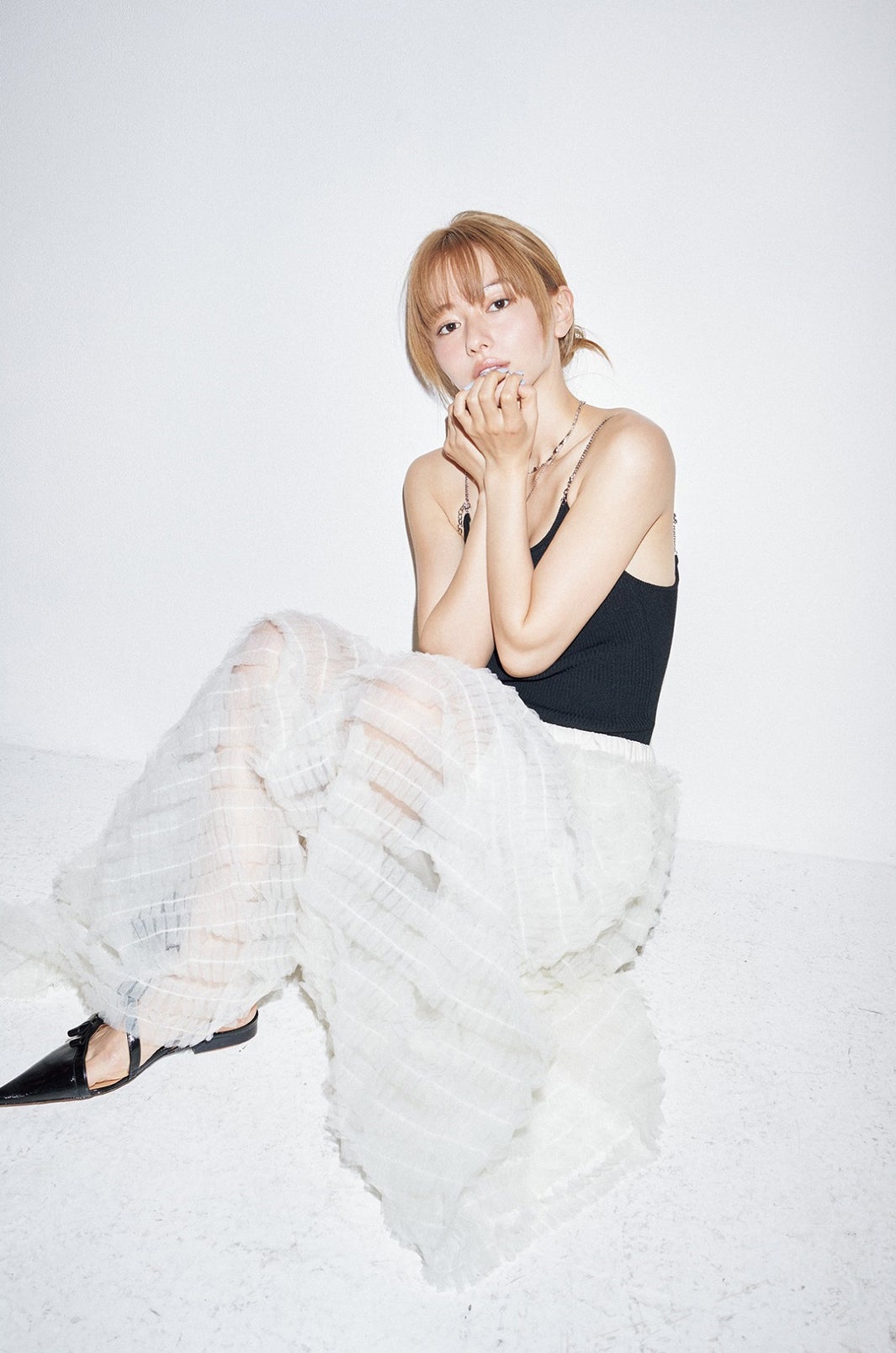 山本舞香、ブラトップで美腹筋披露 人間関係＆考え方の変化も語る