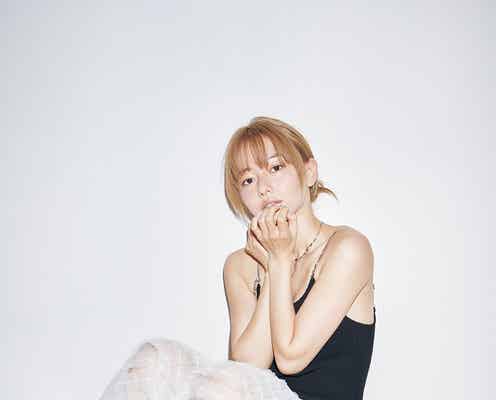 山本舞香、ブラトップで美腹筋披露 人間関係&考え方の変化も語る