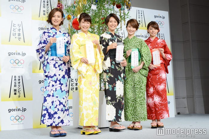 (左から)徳島えりかアナウンサー、青山愛アナウンサー、小林由未子アナウンサー、秋元玲奈アナウンサー、宮澤智アナウンサー(C)モデルプレス