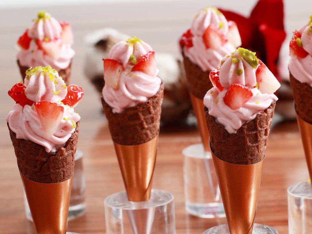 STRAWBERRY RED BUFFET 2021／画像提供：ラスイート