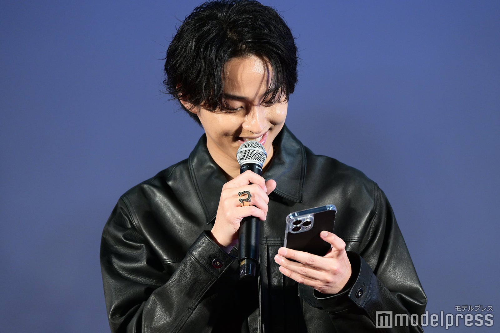 視聴者からの反応に喜ぶ藤ヶ谷太輔（C）モデルプレス