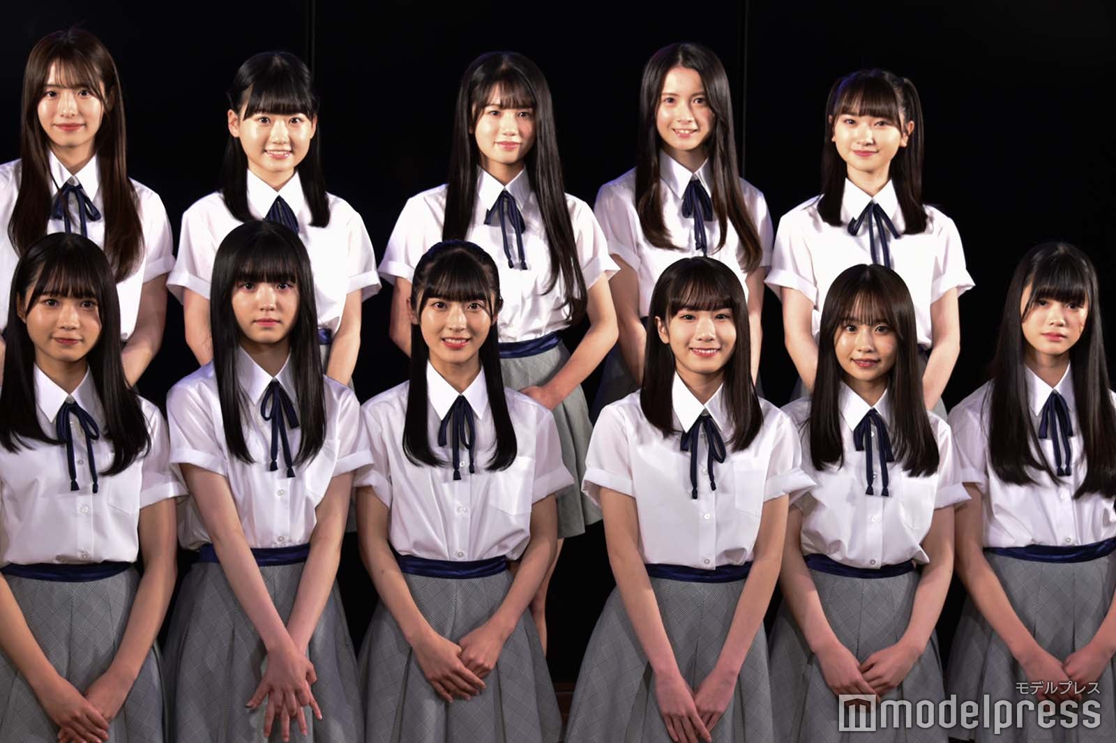 AKB48、第17期生11名お披露目 最年少は14歳、メンバー実妹も