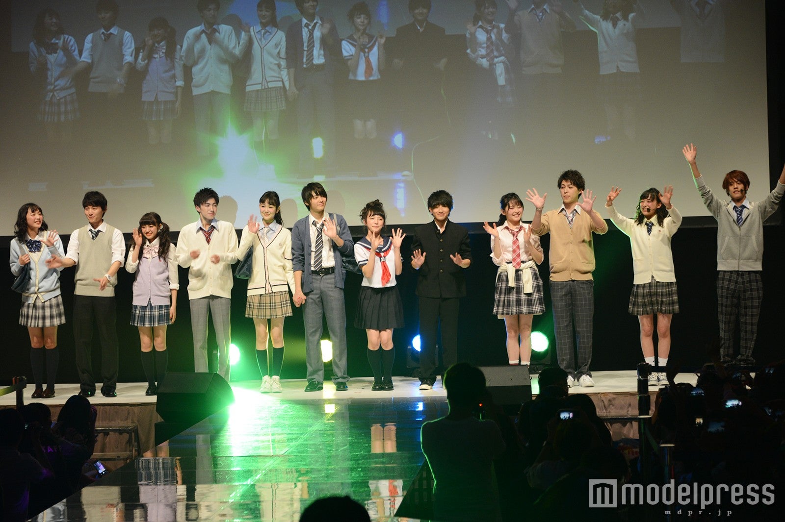 カップルランウェイの様子（C）モデルプレス