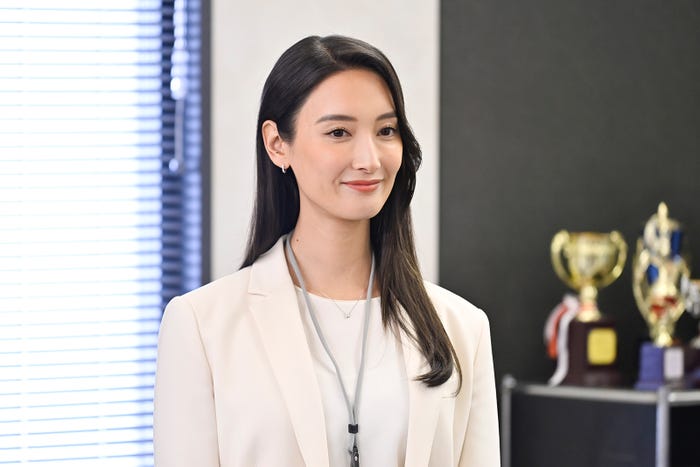 菜々緒「無能の鷹」最終話(C)テレビ朝日
