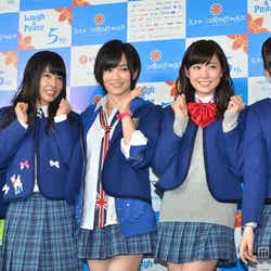 NMB48(左から:小谷里歩、山田菜々、山本彩、渡辺美優紀、小笠原茉由)