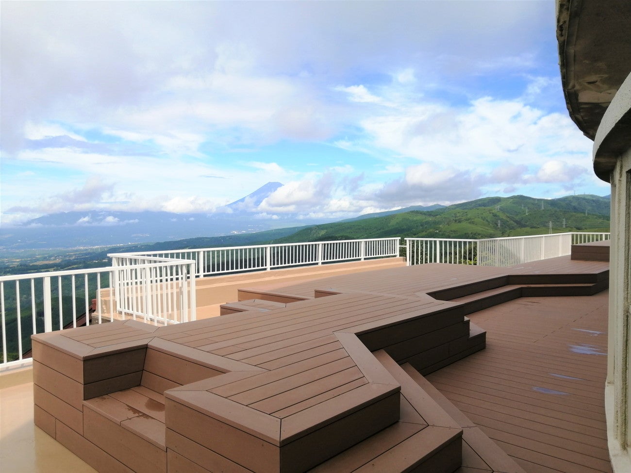 パノラマテラス1059／画像提供：富士急行