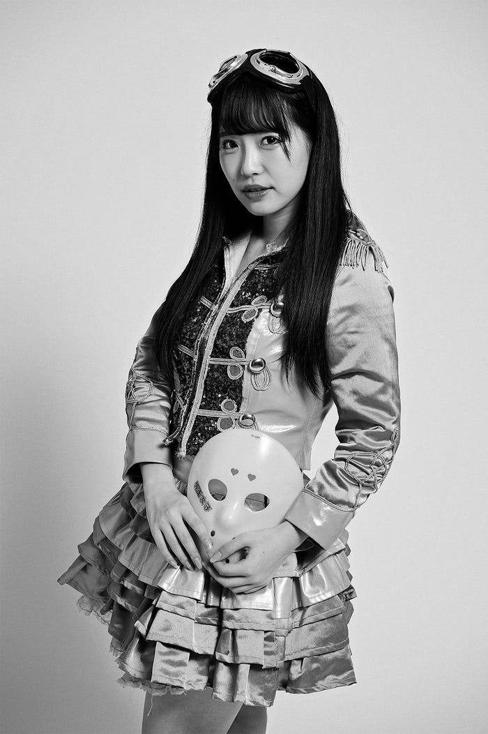 仮面女子・坂本舞菜/「S Cawaii!」(主婦の友社:提供画像)